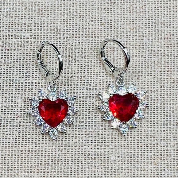 NIB 925 Stamped Sterling Silver Red Zircon Heart Earring & Pendant Necklace Set - Picture 9 of 13
